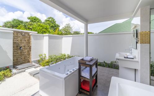 Siyam World - Four Bedroom Beach Residence Outdoor Shower and Bath